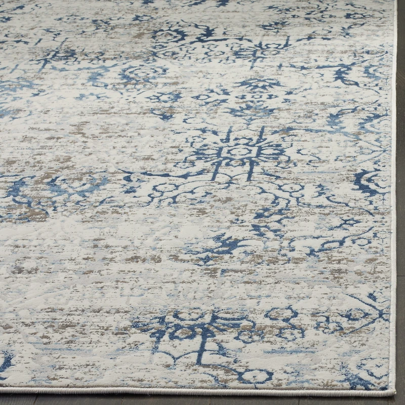 Safavieh Briella Traditional Area Rug