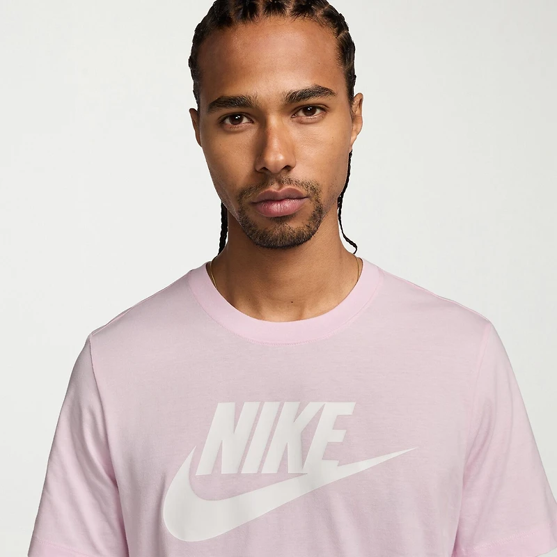 Nike Mens Crew Neck Short Sleeve Classic Fit Graphic T-Shirt