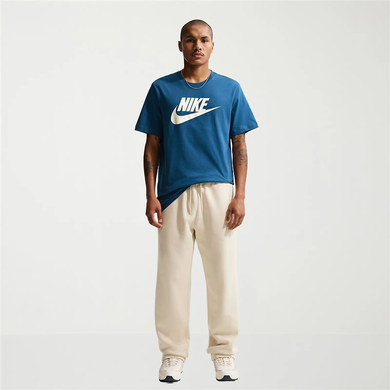 Nike Mens Crew Neck Short Sleeve Classic Fit Graphic T-Shirt