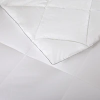 Madison Park Signature 1000tc Cotton Blend Midweight Down Alternative Comforter