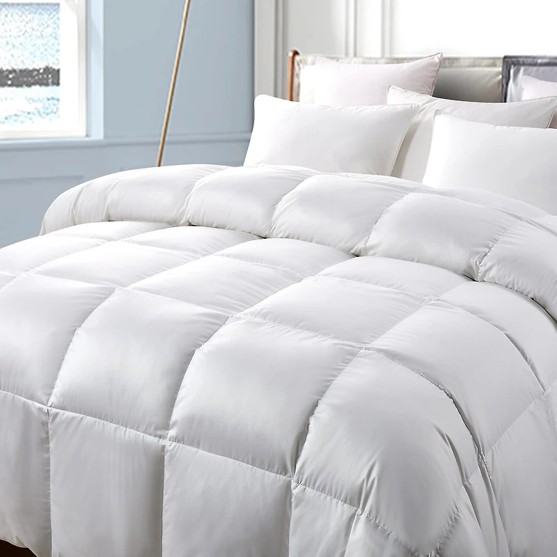 Serta 300 Thread Count All Seasons Warmth White Down Fiber Comforter