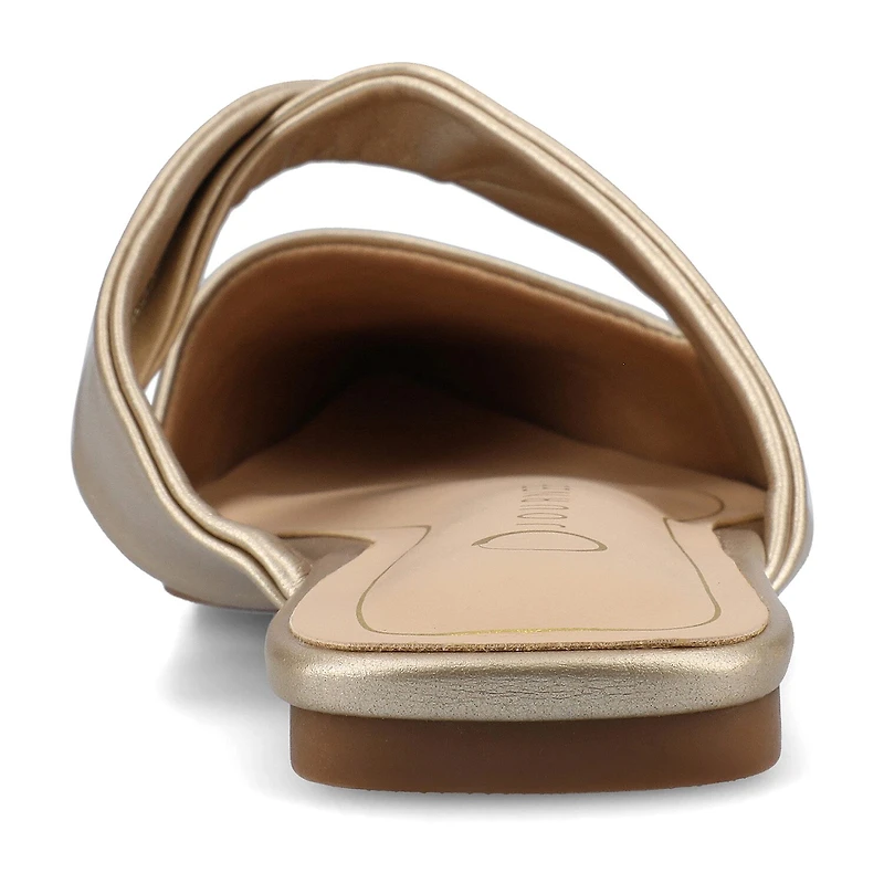Journee Collection Enniss Womens Pointed Closed Toe Mules
