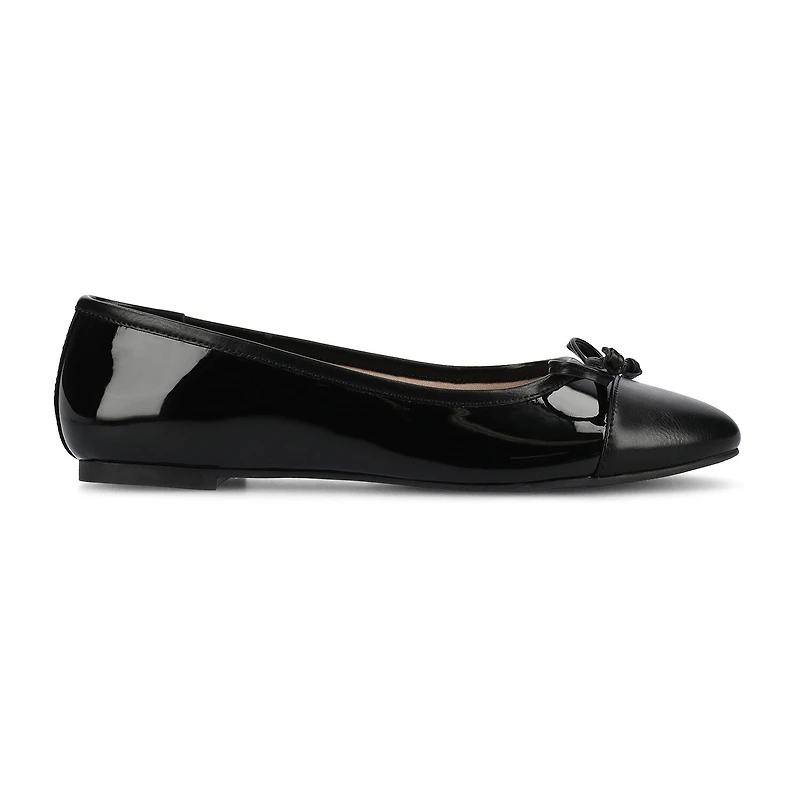 Journee Collection Kaiah Womens Cap Closed Toe Ballet Flats