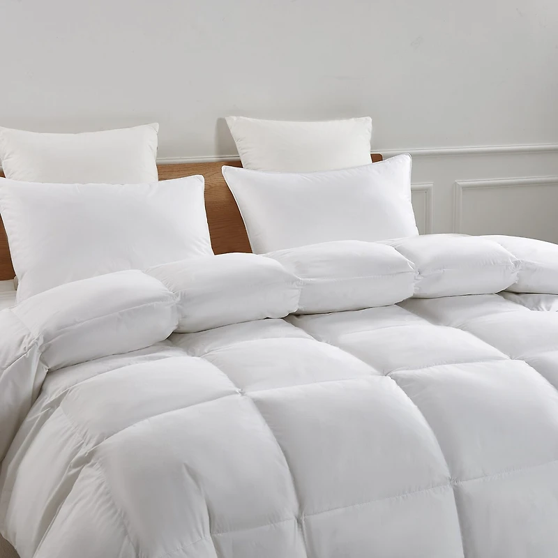 Serta 233 Thread Count Light Warmth White Goose Feather And Down Fiber Comforter