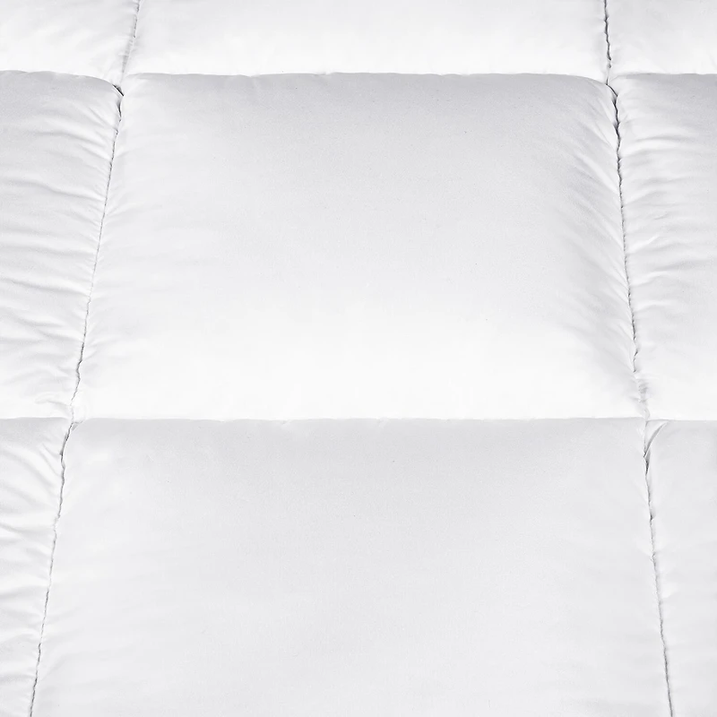 Serta Down Illusion Light Warmth Alternative Comforter