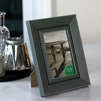 Northlight 4" X 6" Classical Gray & Black Rectangular Tabletop Frame