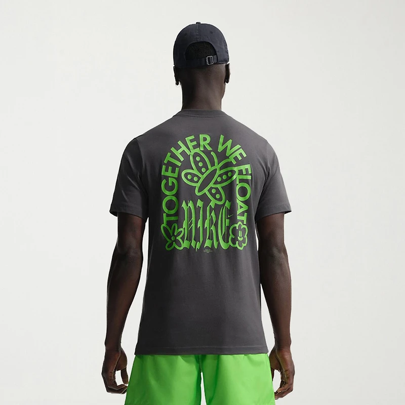 Nike Mens Crew Neck Short Sleeve Classic Fit Graphic T-Shirt