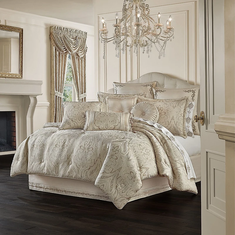 Queen Street Taylor 4-pc. Damask + Scroll Heavyweight Comforter Set