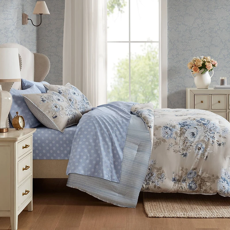 Madison Park Essentials Dahlia Floral Print Complete Bedding Set with Sheets