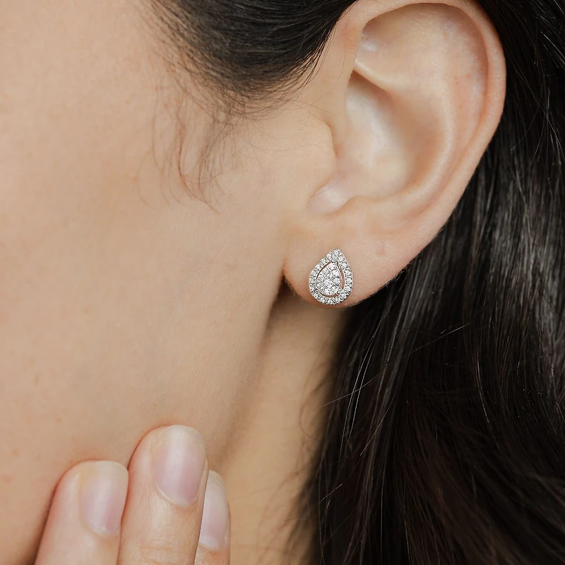 Diamond Blossom (G, Si2) 1/4 CT. T.W. Lab Grown White Diamond 10K Gold 10.1mm Pear Stud Earrings
