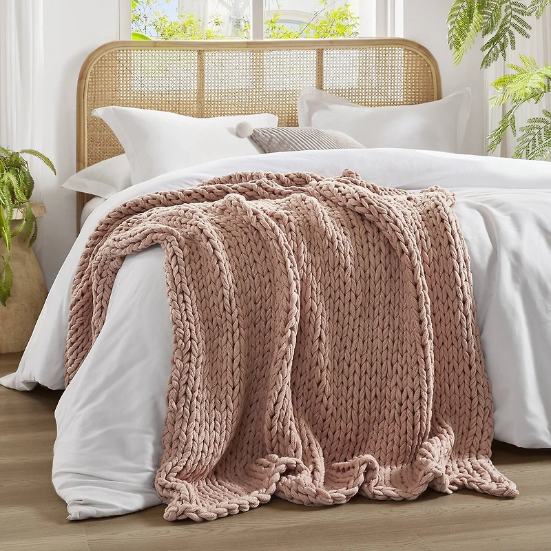 Madison Park Handmade Chunk Double Knit Plush Lightweight Throw
