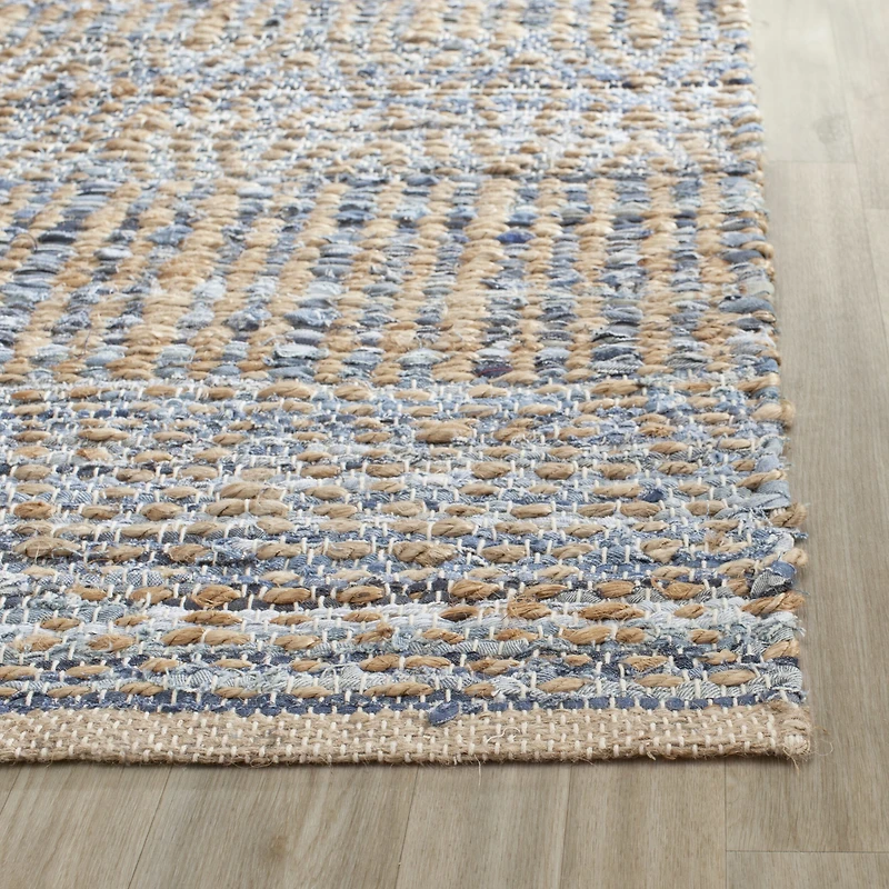 Safavieh Alaina Striped Rug