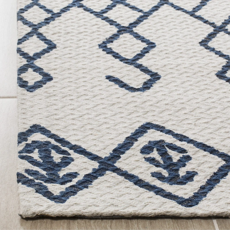 Safavieh Phipp Geometric Rug