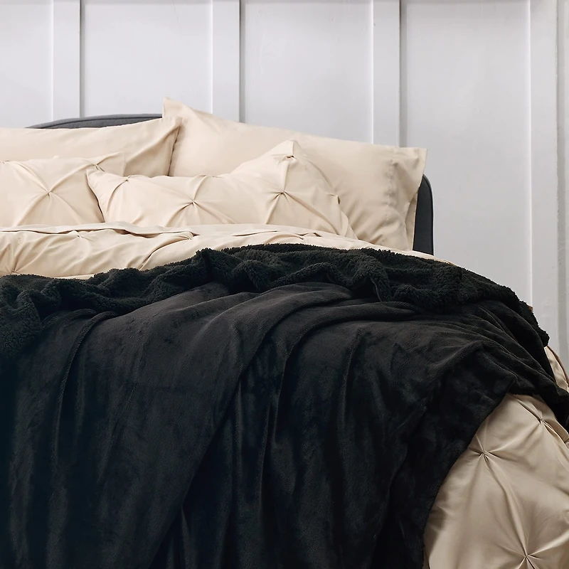 Bedsure® Gentlesoft Fleece Washable Throw