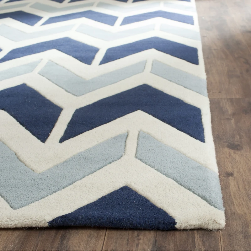 Safavieh Embla Chevron Hand Tufted Wool Rug