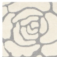 Safavieh Dacre Floral Wool Indoor Rectangular Runner