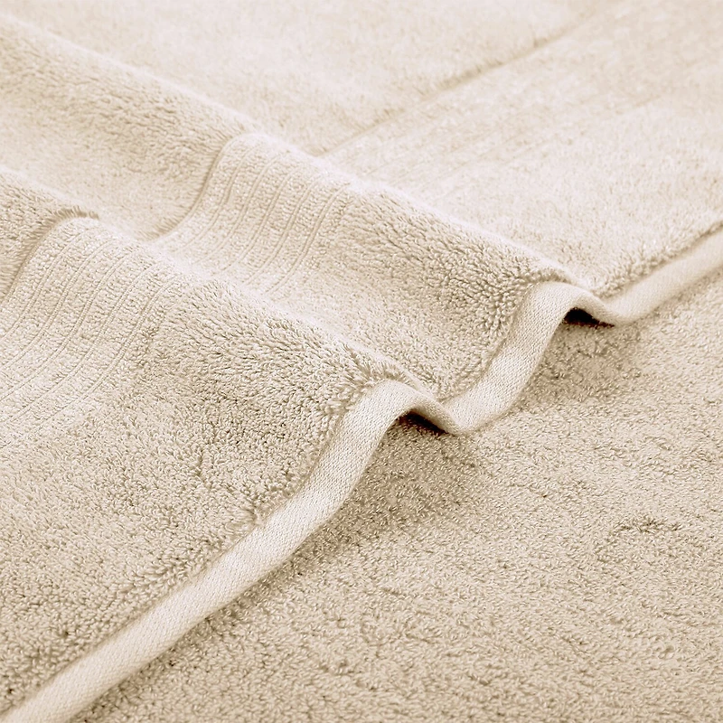 Liz Claiborne Signature Plush Bath Towel