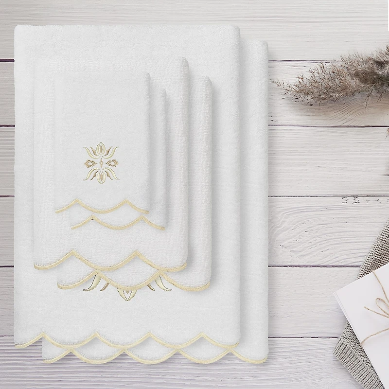 Linum Home Textiles Flower Crest Scallop -pc. Quick Dry Bath Towel Set