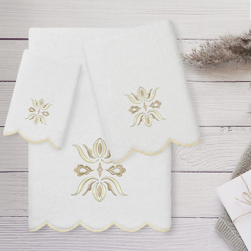 Linum Home Textiles Flower Crest Scallop 3-pc. Quick Dry Bath Towel Set