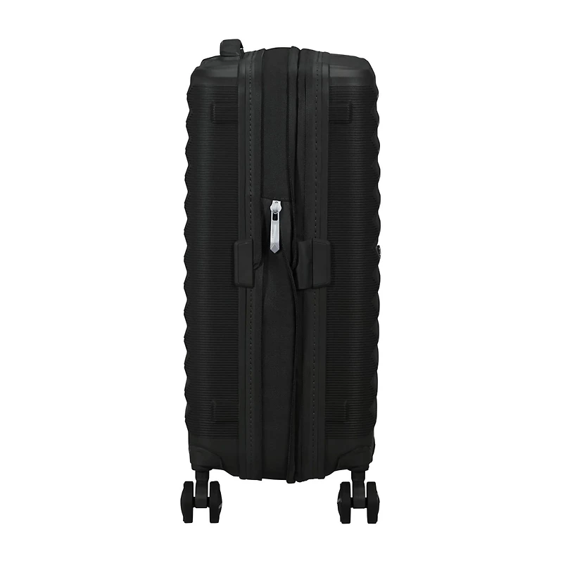 American Tourister Fastforward 20 Inch Hardside Expandable Carry-On Spinner Luggage