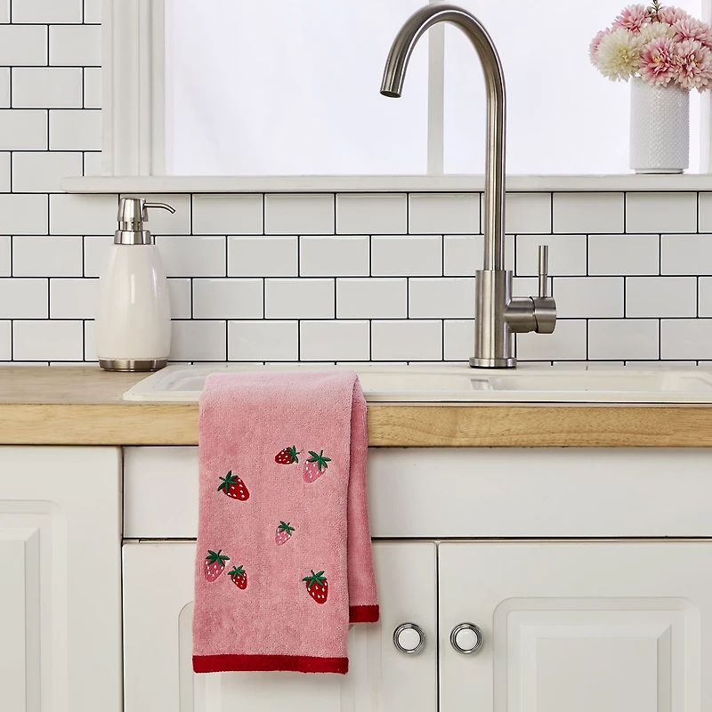 Saturday Knight Strawberry Toss 2-pc. Hand Towel