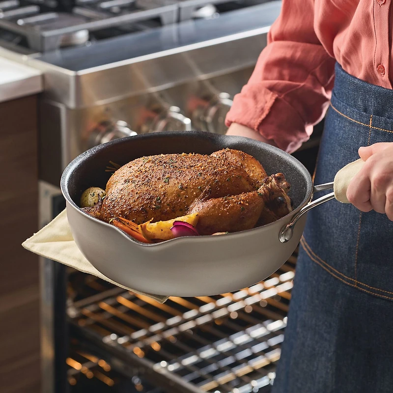 Circulon 9.5" Infinity Pan with Scratch Defense Lid and Tool Holder