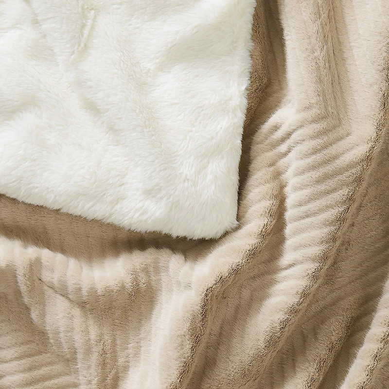 Brooklyn Loom Lush Chevron Throw