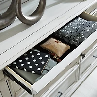 Signature Design by Ashley® Kaelyn 7-Drawer Dresser