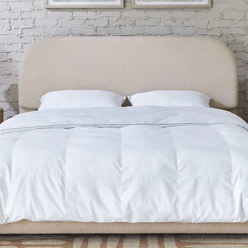Indulgence Down Alternative Midweight Comforter