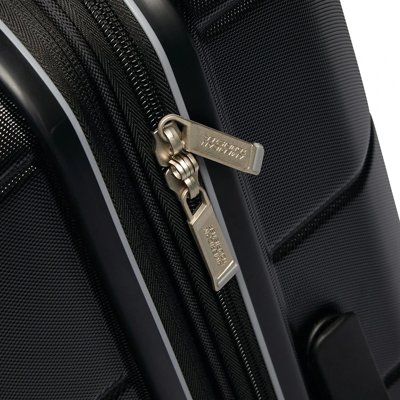 American Tourister Stratum 2.0 24 Inch Hardside Expandable Checked Spinner Luggage