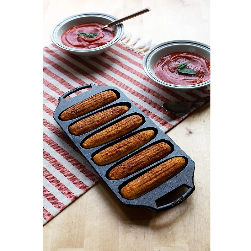 Lodge Cookware 6 Stick Cornstick Baking Dish