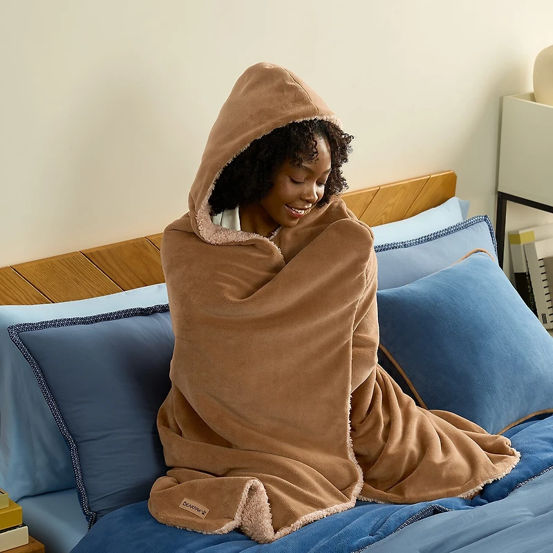 Bearpaw Midweight Wearable Blanket