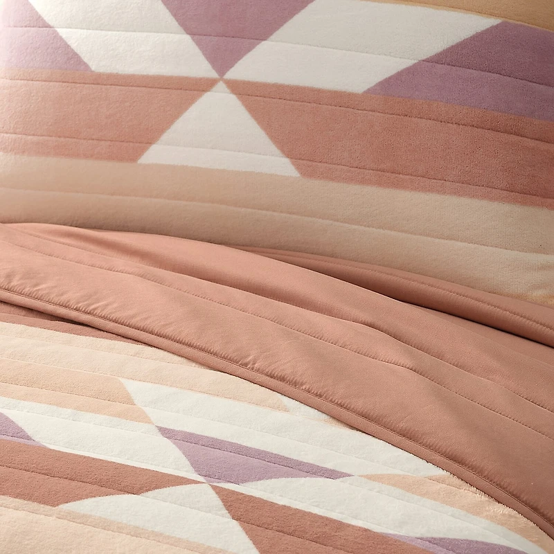 Bearpaw Connor Coco Flannel Reversible Quilt Set