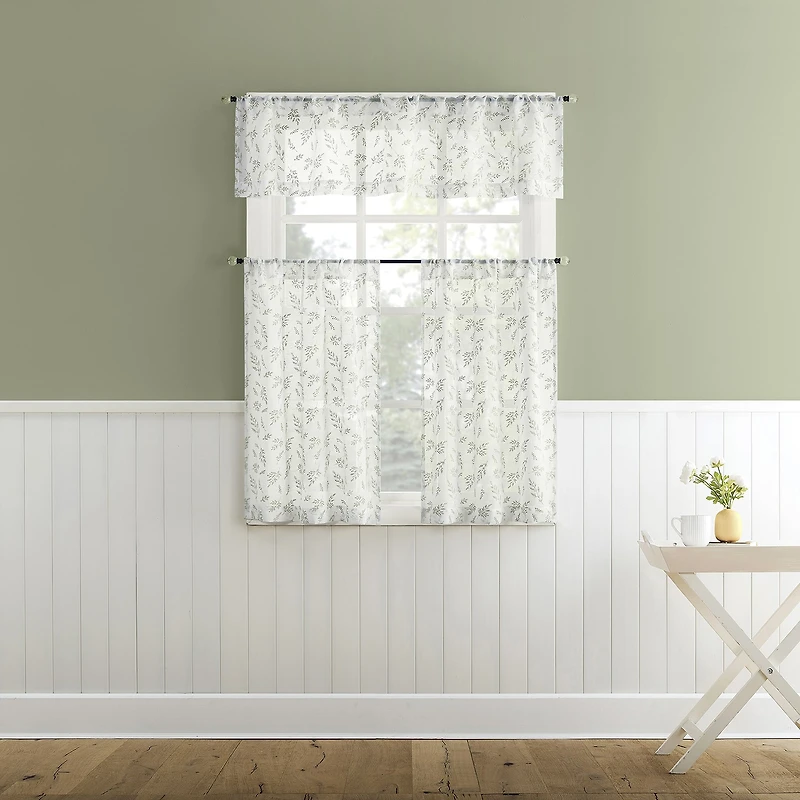 No 918 Rosemary Rod Pocket Tailored Valance
