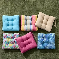 Outdoor Oasis Tropical Print Patio Seat Cushion