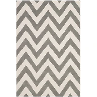 Safavieh Kids Collection Deborah Geometric Area Rug