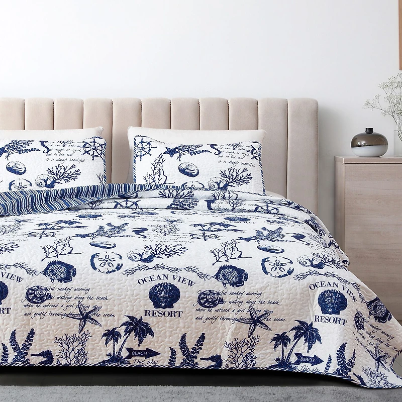 Linery Nautical Pattern REVERSIBLE Quilt Set