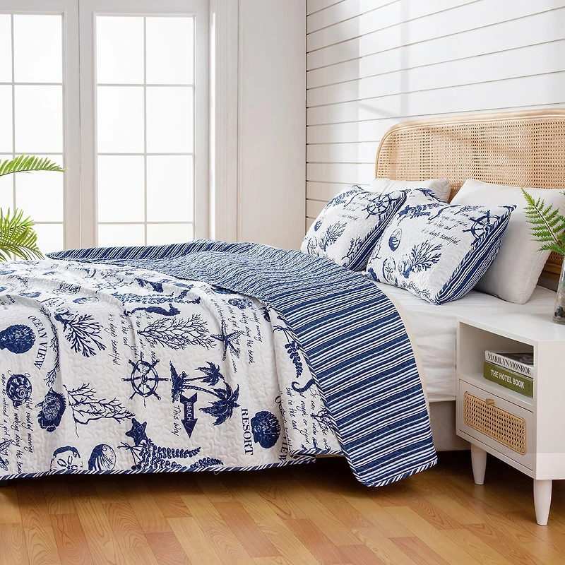 Linery Nautical Pattern REVERSIBLE Quilt Set