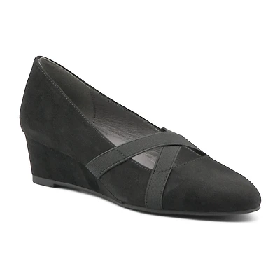 Mootsies Tootsies Kimmy Womens Almond Closed Toe Wedge Heel Pumps