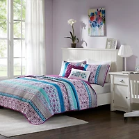 Intelligent Design Adley Reversible Quilt Set With Throw Pillows