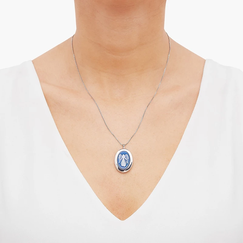 Womens Sterling Silver 18 Inch Locket Necklace