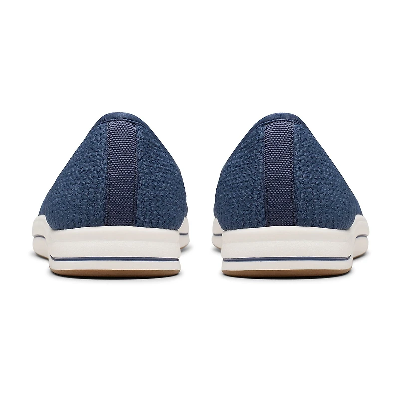 Clarks Breeze Stretch Womens Round Closed Toe Slip-On Shoe