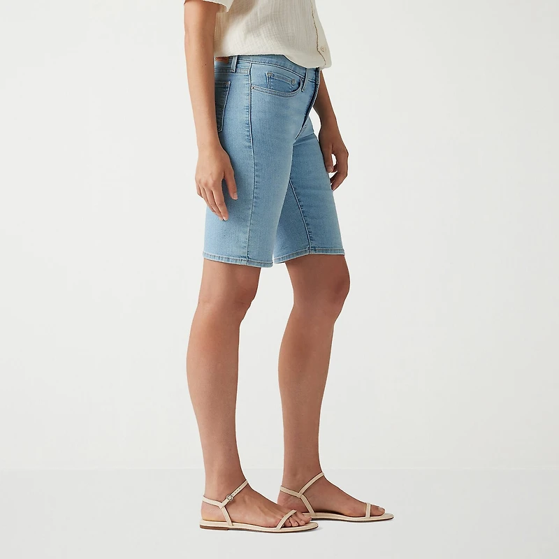 Levi's® Women's Shaping Mid Rise Bermuda Short