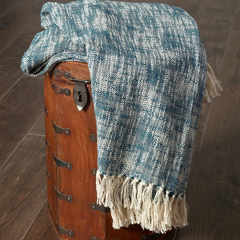 LR Home Lilli Solid Throw