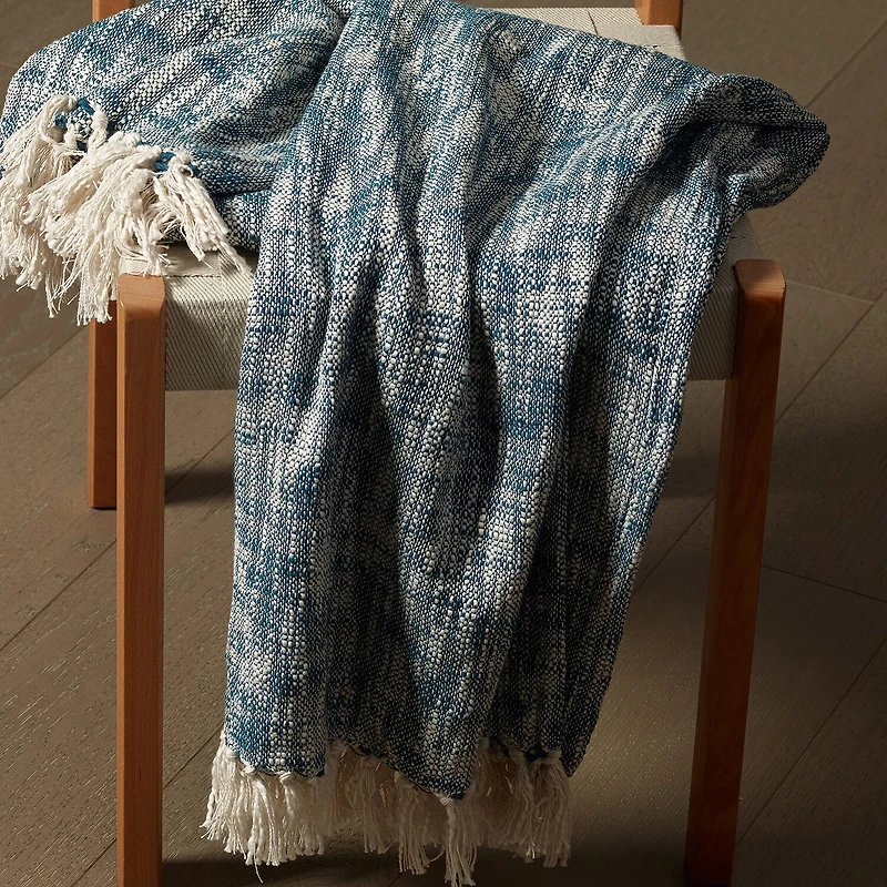 LR Home Lilli Solid Throw