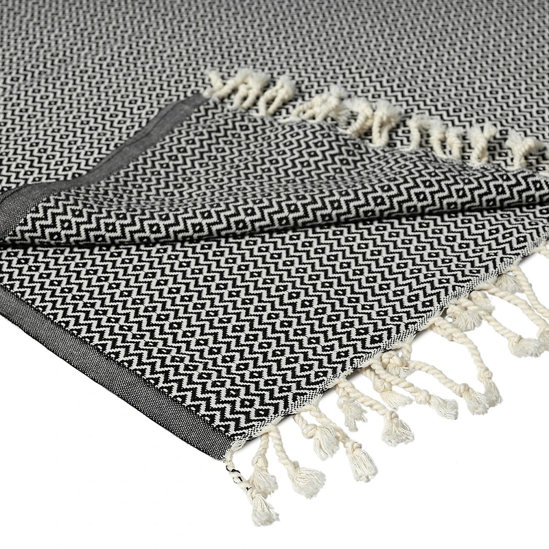 LR Home Charle Diamond Washable Reversible Throw