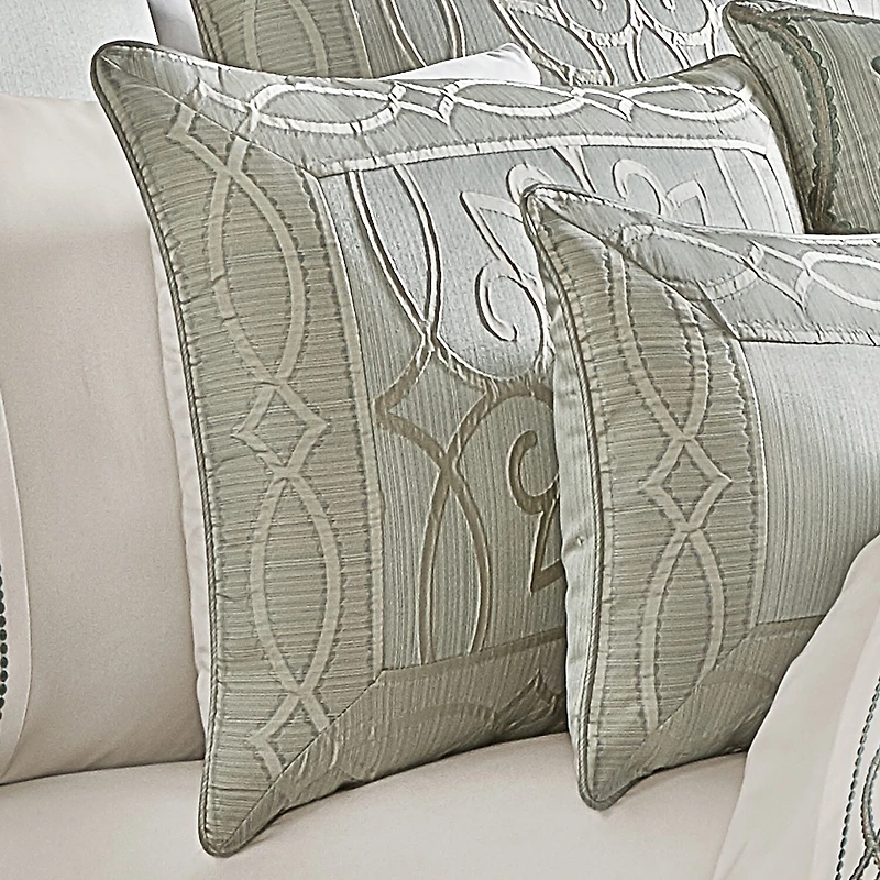 Five Queens Court Nouveau 4-pc. Geometric Comforter Set