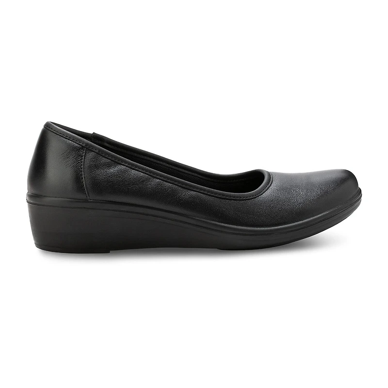 Eastland Belinda Womens Round Closed Toe Slip-On Shoe