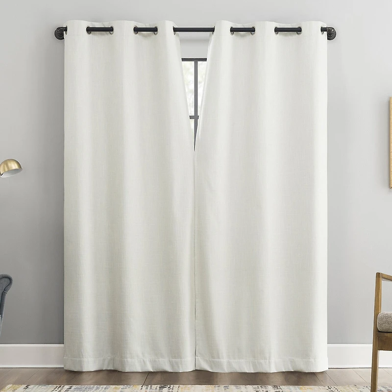 Sun Zero Aldwin Grommet Top Energy Saving 100% Blackout Single Curtain Panel