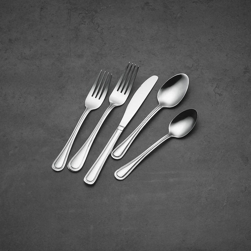 Oneida Tress 62-pc. Flatware Set